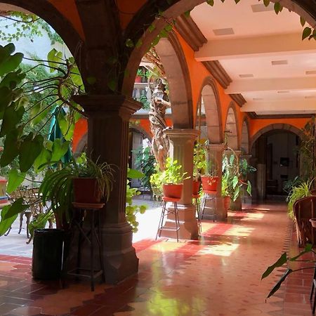 Parador San Sebastian De Aparicio Сан-Міґель-де-Альєнде Екстер'єр фото